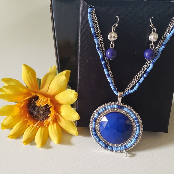 NWT Blue beaded Necklace w/Matching Earrings set - Picture 2 of 5